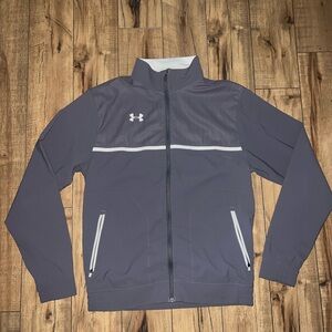 Gray under armor jacket